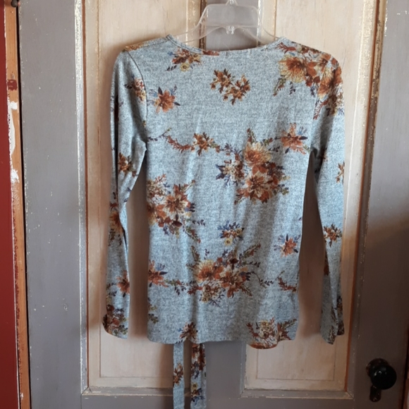 12 PM by Mon Ami Wrap Sweater - Picture 5 of 6